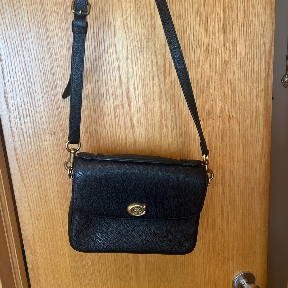 Elegant Black Leather Shoulder Bag
